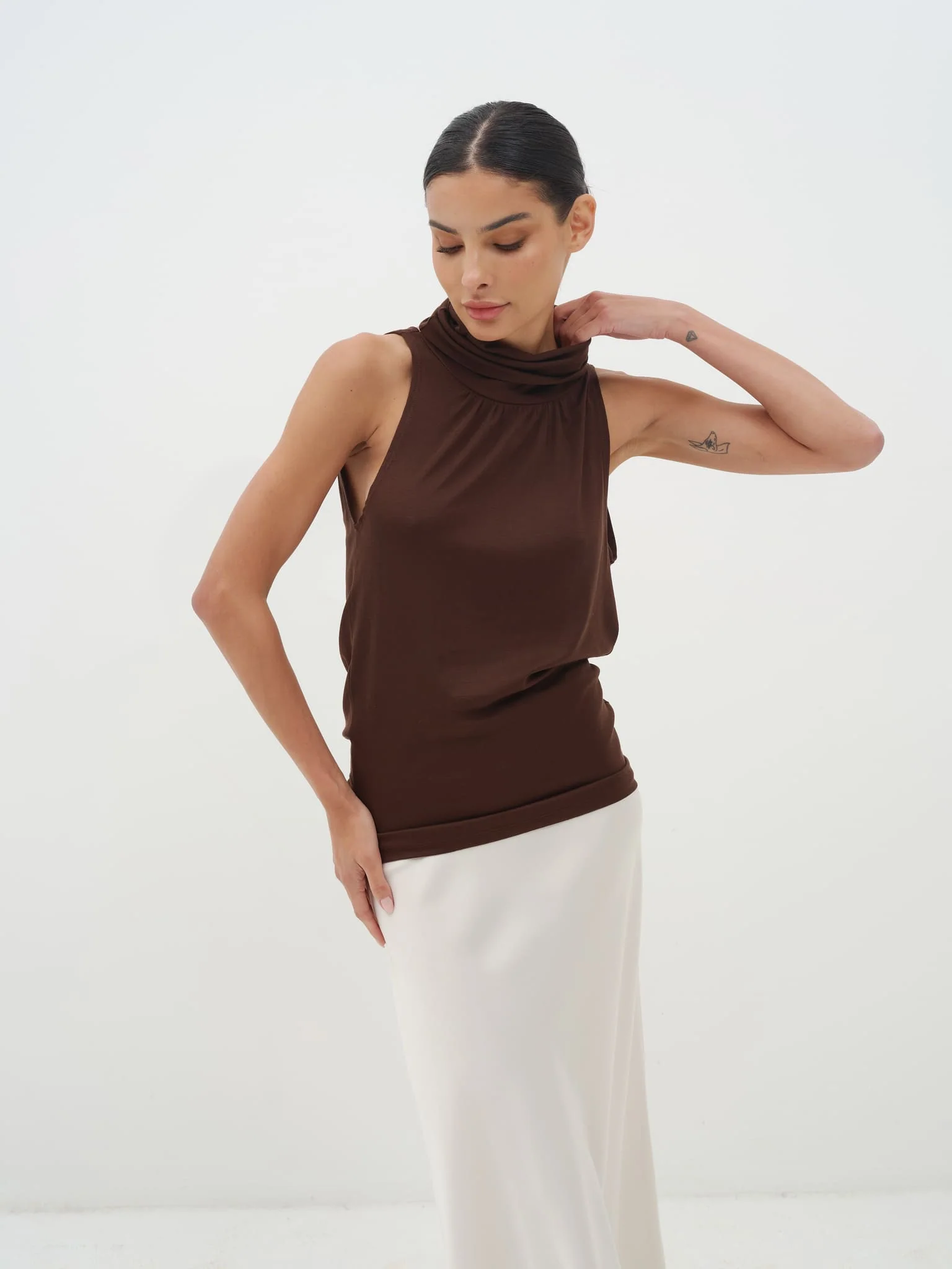 Arla Open-Back Halter Top - Image 15