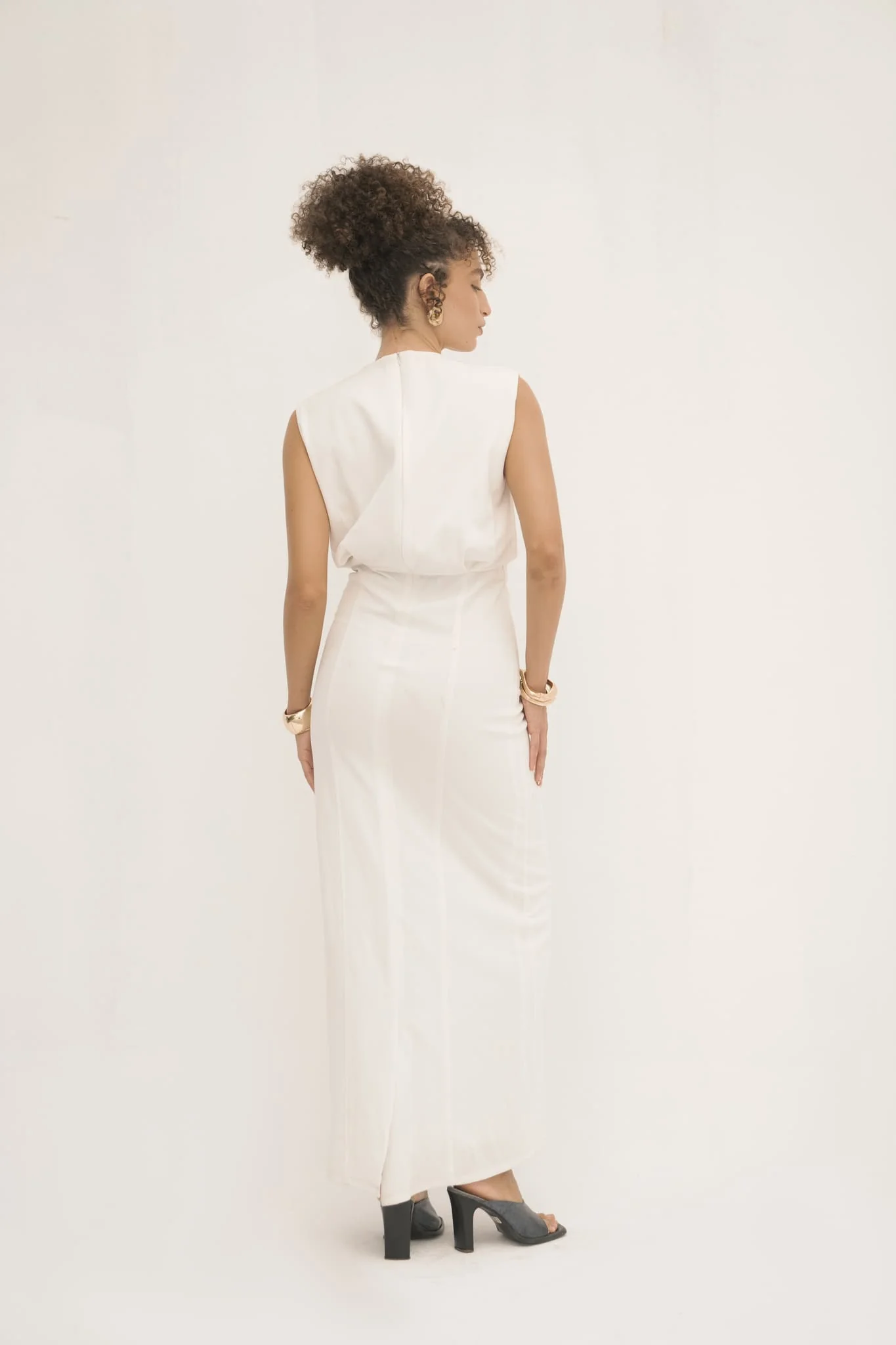 Avelia Sleeveless Maxi Dress - Image 4
