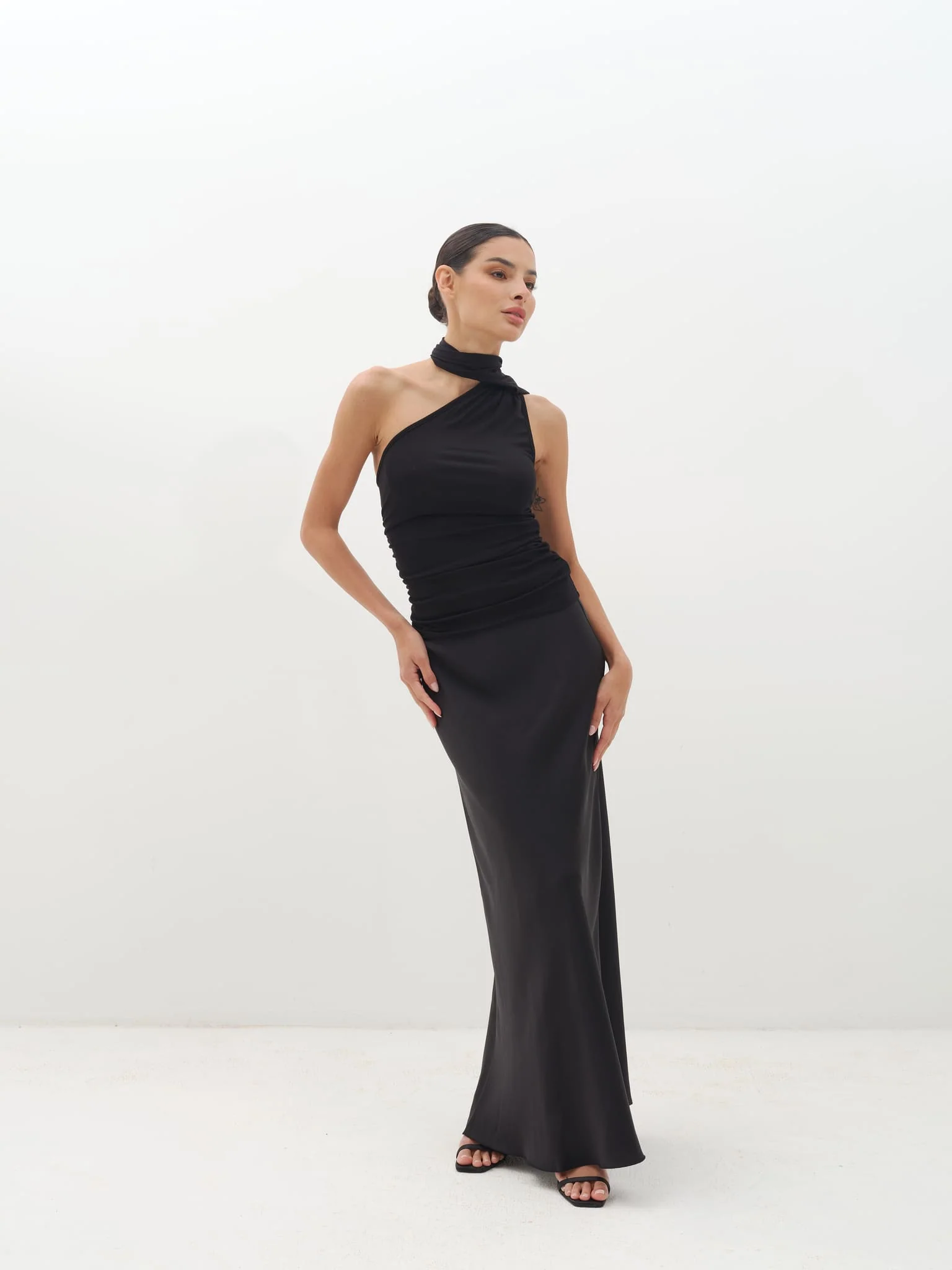Neve One-Sleeve Asymmetric Top - Image 5