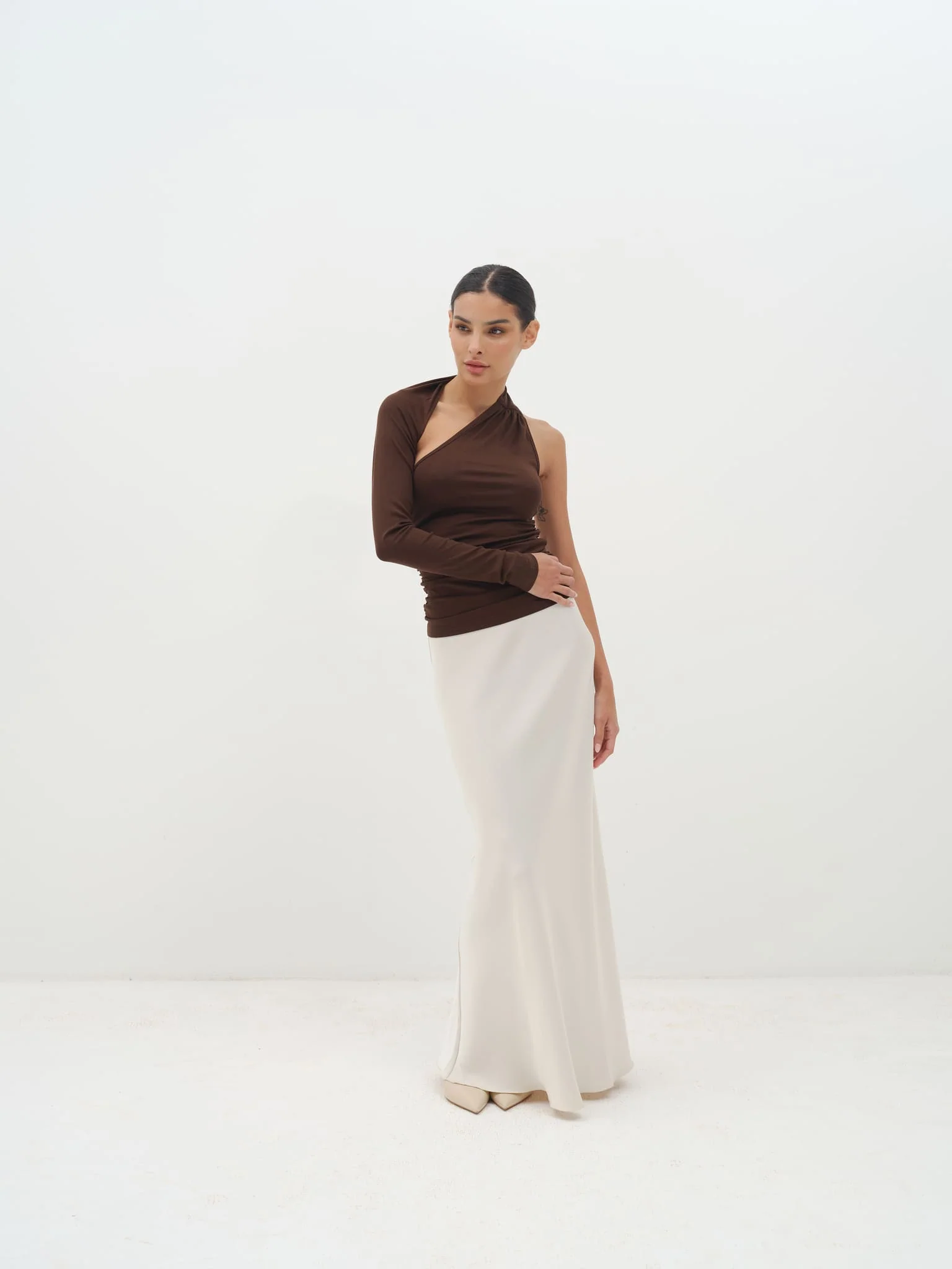 Neve One-Sleeve Asymmetric Top - Image 6