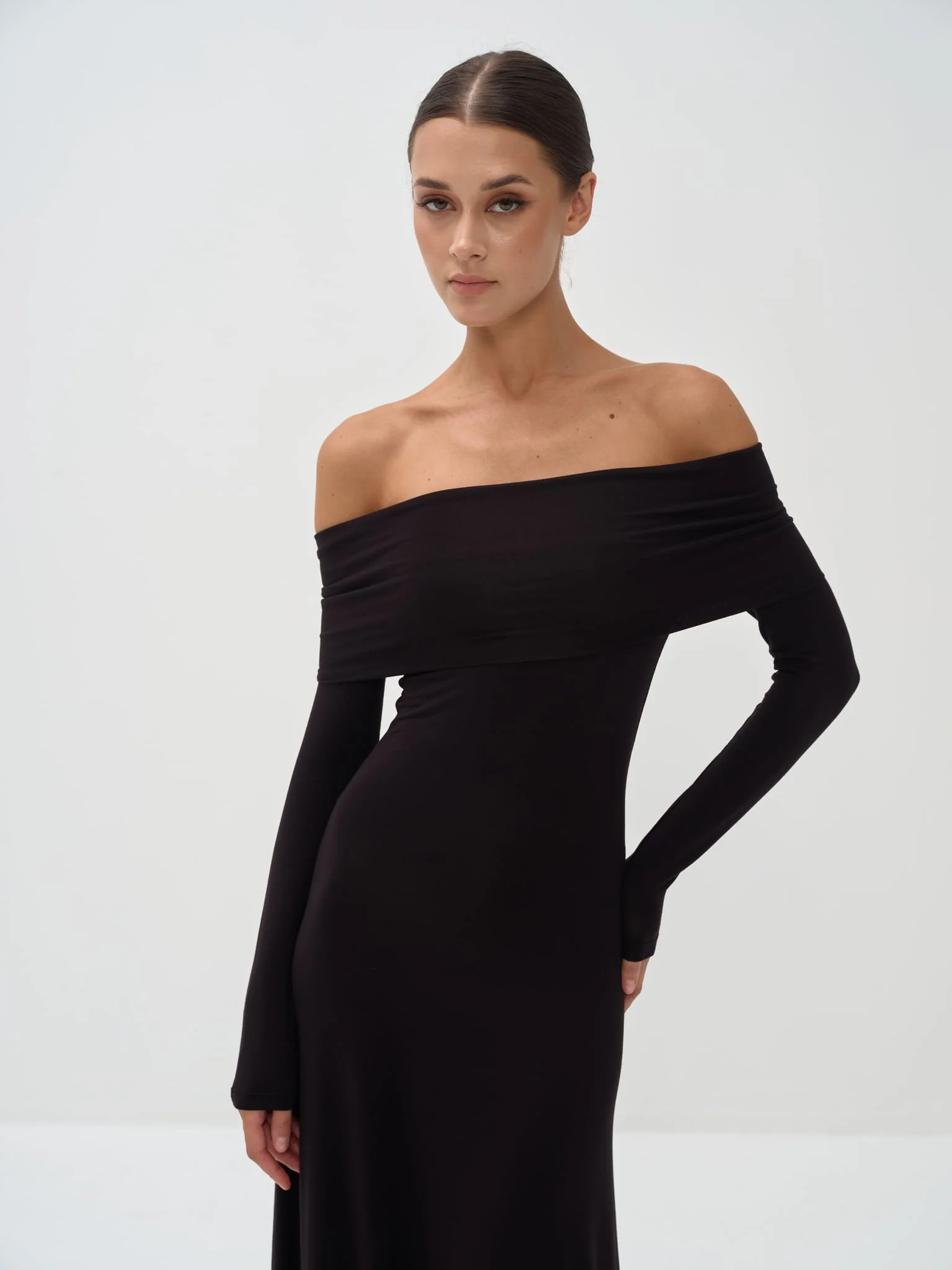 Otis Off-Shoulder Long Sleeve Maxi Viscose Knit Dress - Image 7